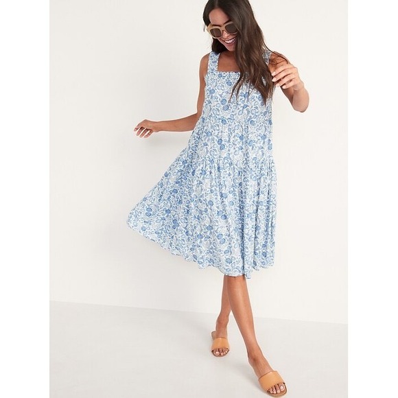 Old Navy Dresses & Skirts - Old Navy Womens Blue White Floral Toile Smocked Tiered Midi Dress NWT Large